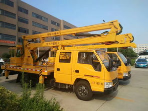 藍牌高空作業車13.5米作業高度全國配送，隨車吊功能助力高效作業